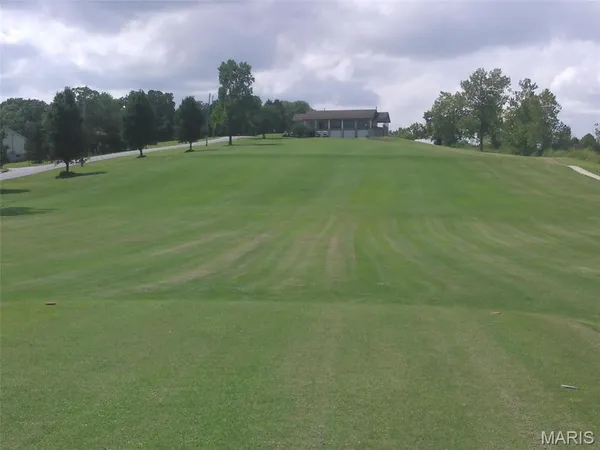 $359,900 | 830 Stone Gate Drive, De Soto, MO 63020