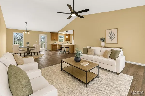 $359,900 | 830 Stone Gate Drive, De Soto, MO 63020