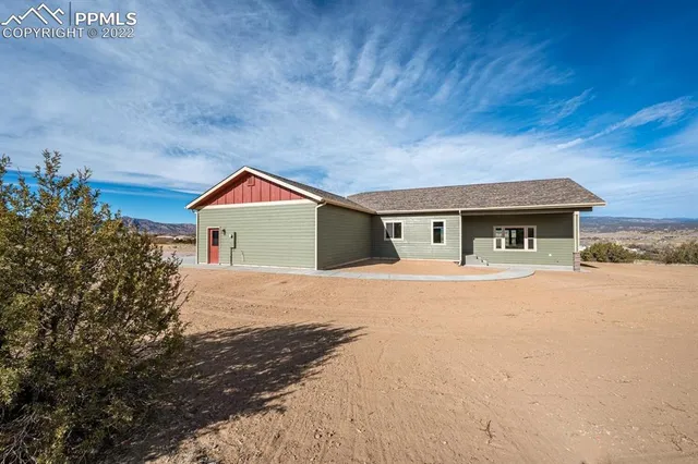 a front view of house with yard