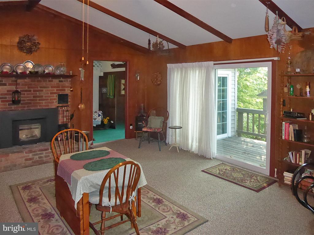 135 Farm Ridge Road Front Royal, VA 22630 - Photo 22 of 50 Great room, patio door to deck