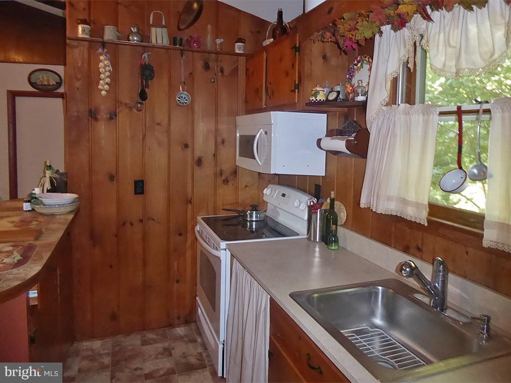 135 Farm Ridge Road Front Royal, VA 22630 - Photo 28 of 50 Kitchen