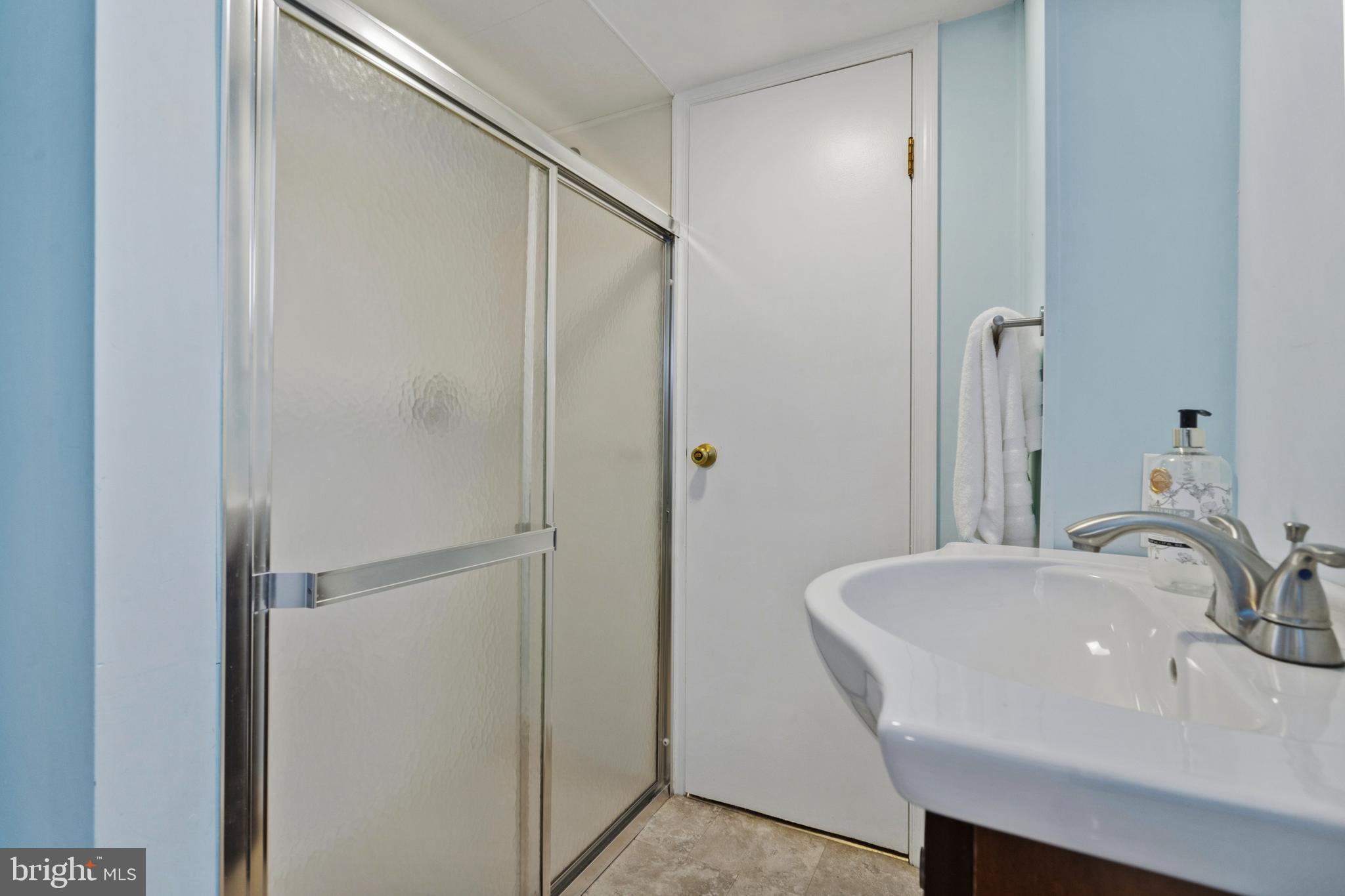 736 Dennis Avenue Silver Spring, MD 20901 - Photo 17 of 34 Lower level Shower
