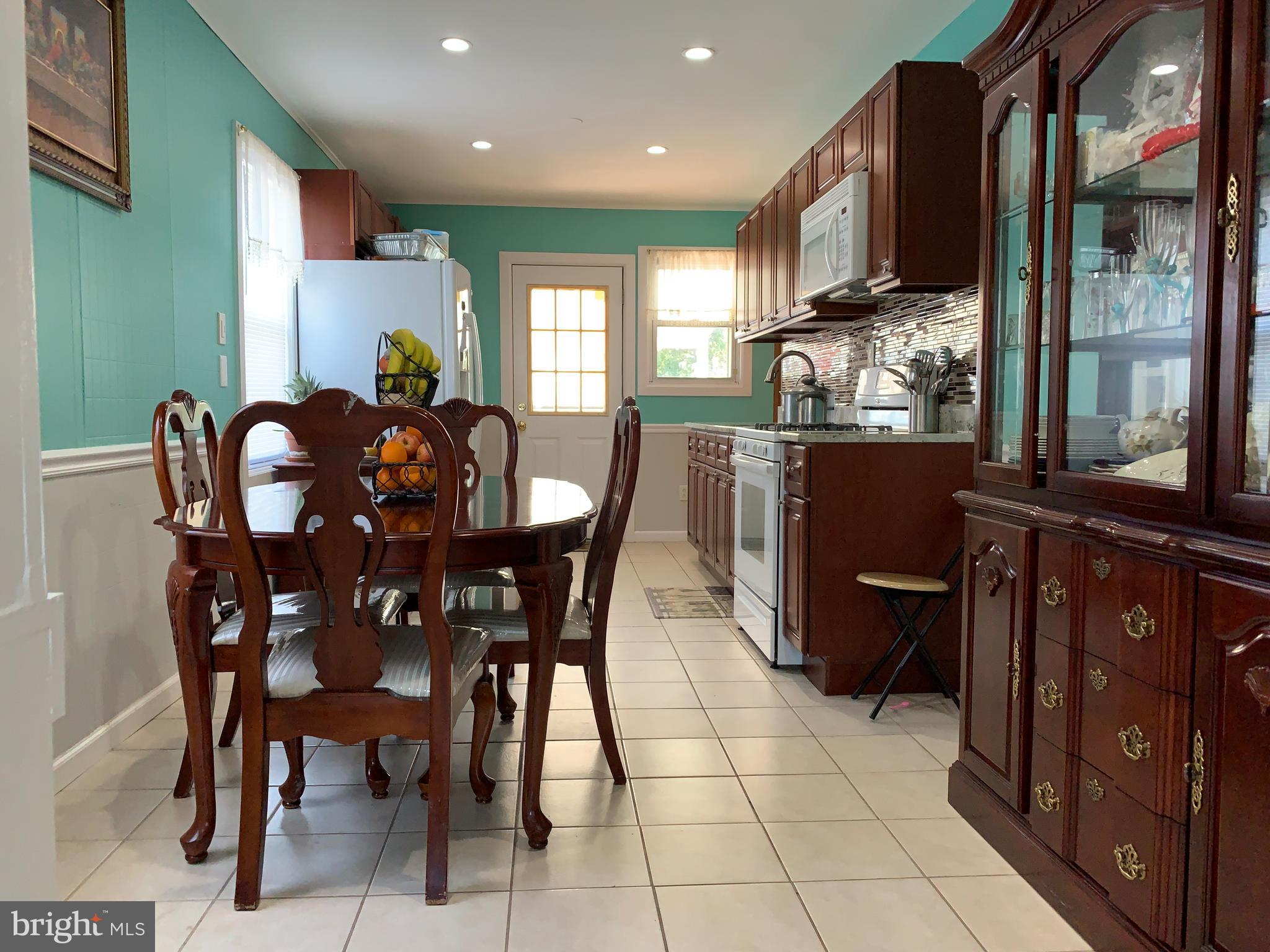 514 Bem Street Riverside, NJ 08075 - Photo 4 of 22