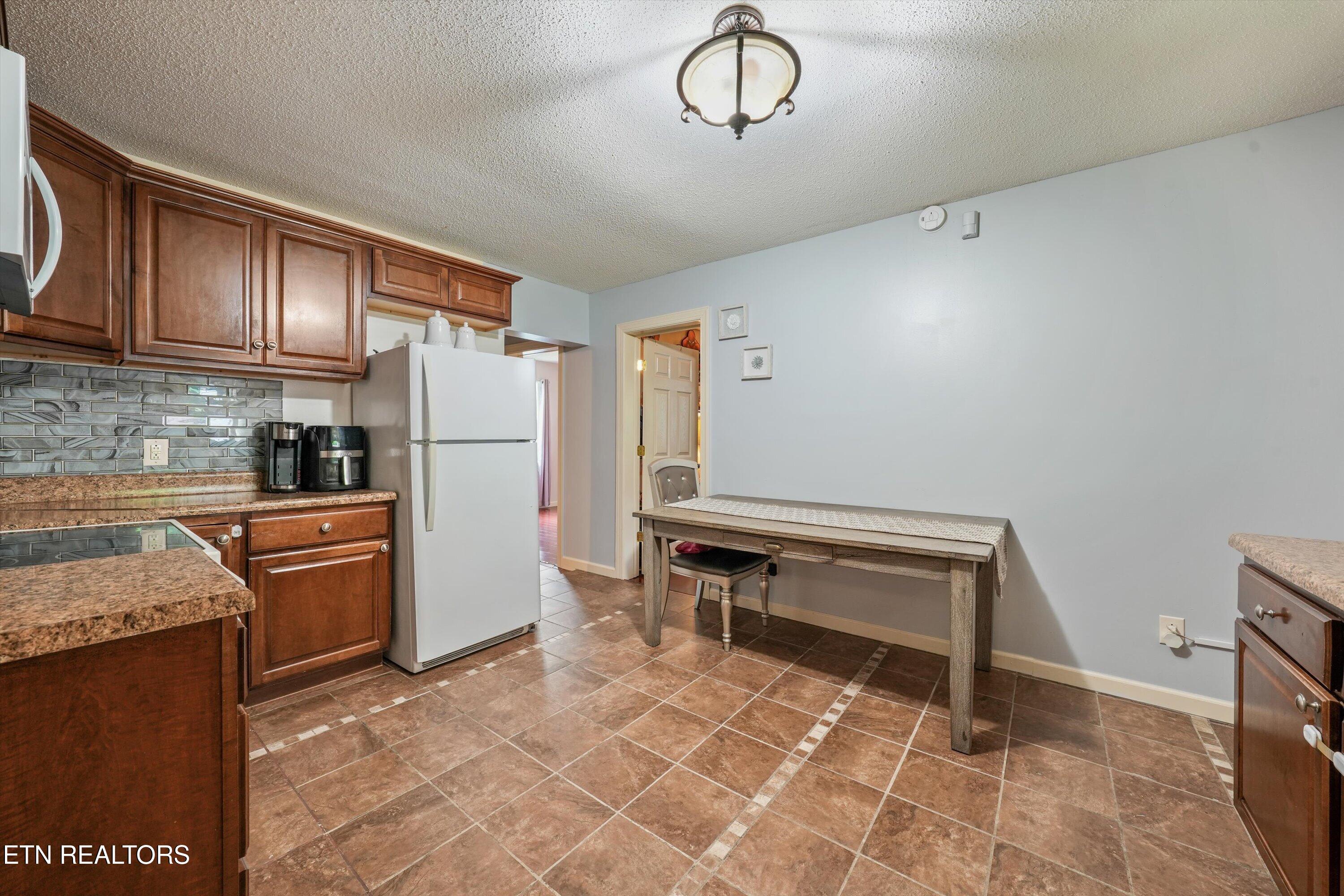 4618 Central View Road Knoxville, TN 37912 - Photo 7 of 23 12-4618 Central View Rd07
