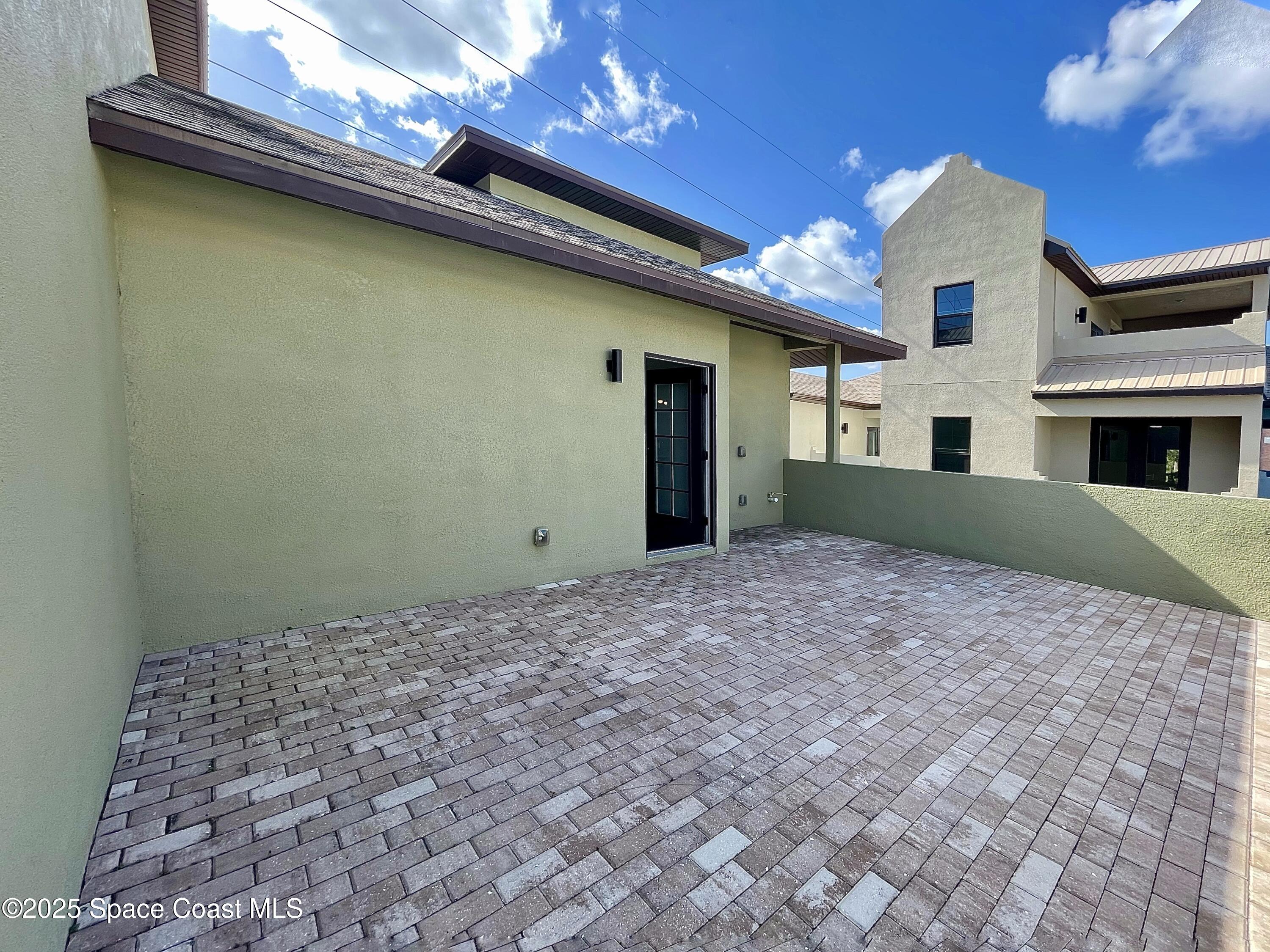 890 Florida Avenue Cocoa, FL 32922 - Photo 8 of 63 a view of a backyard of a house