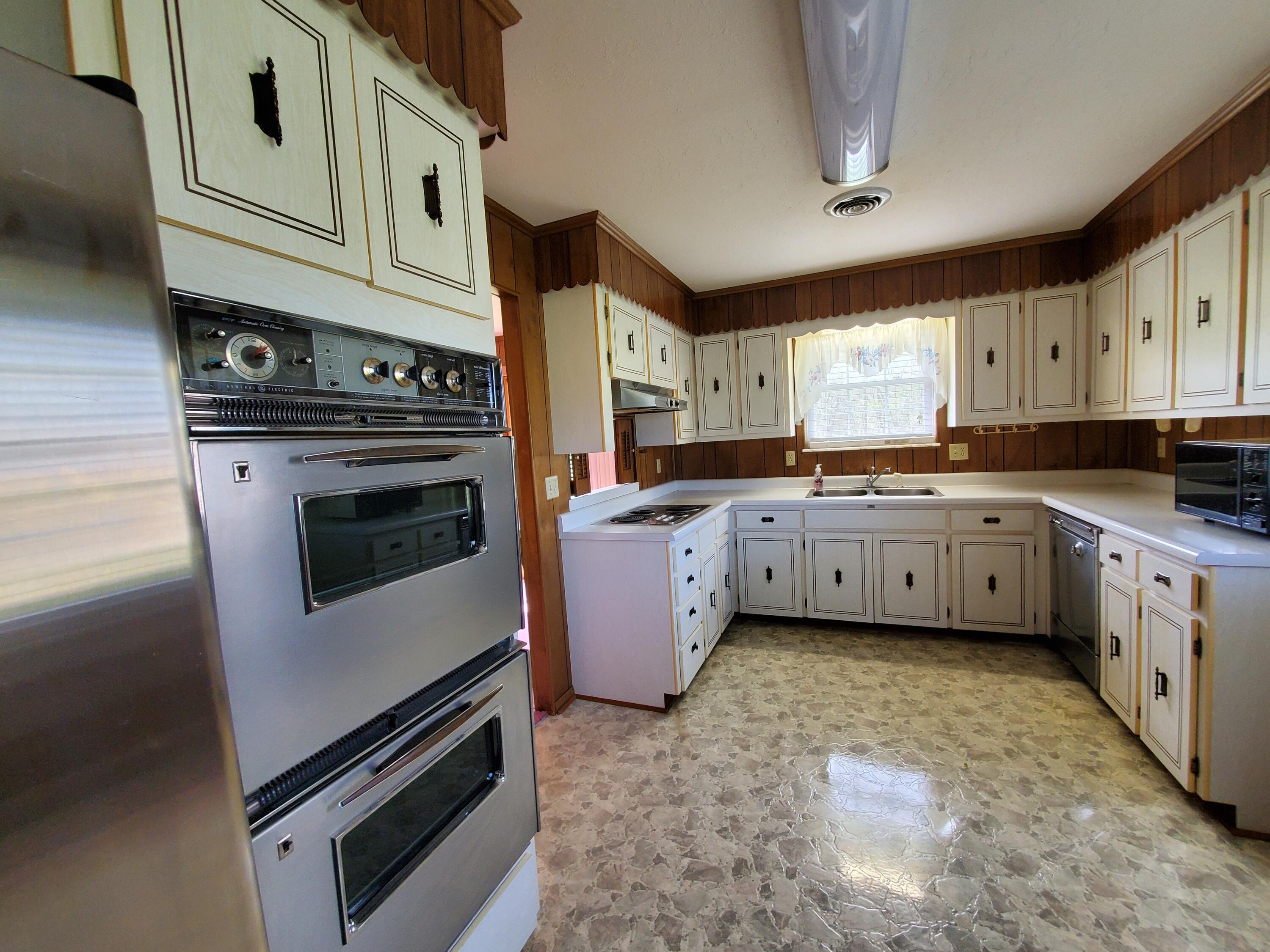 2010 McCoy Road Greeneville, TN 37743 - Photo 16 of 59 20220407_114254