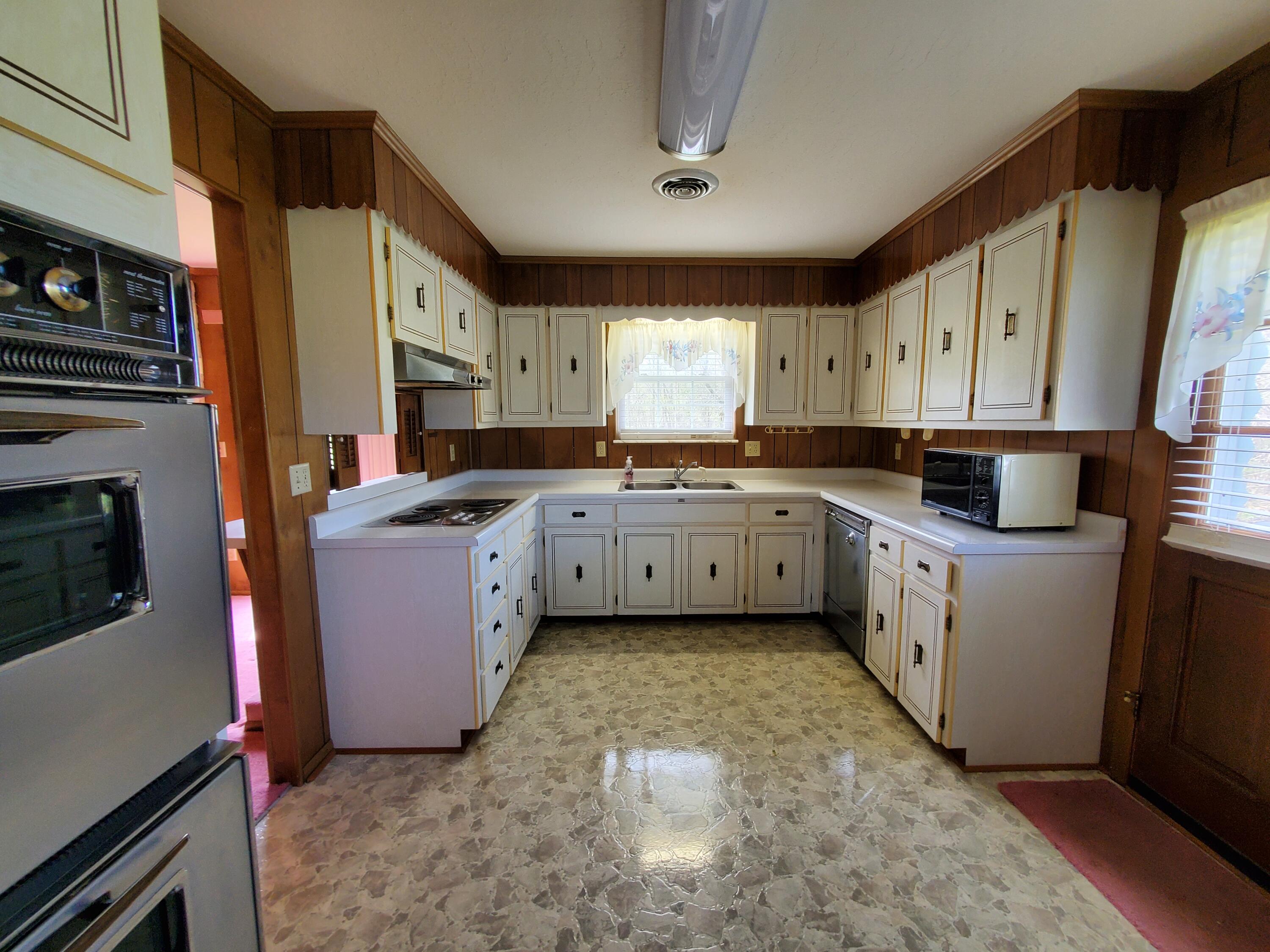 2010 McCoy Road Greeneville, TN 37743 - Photo 17 of 59 20220407_114258