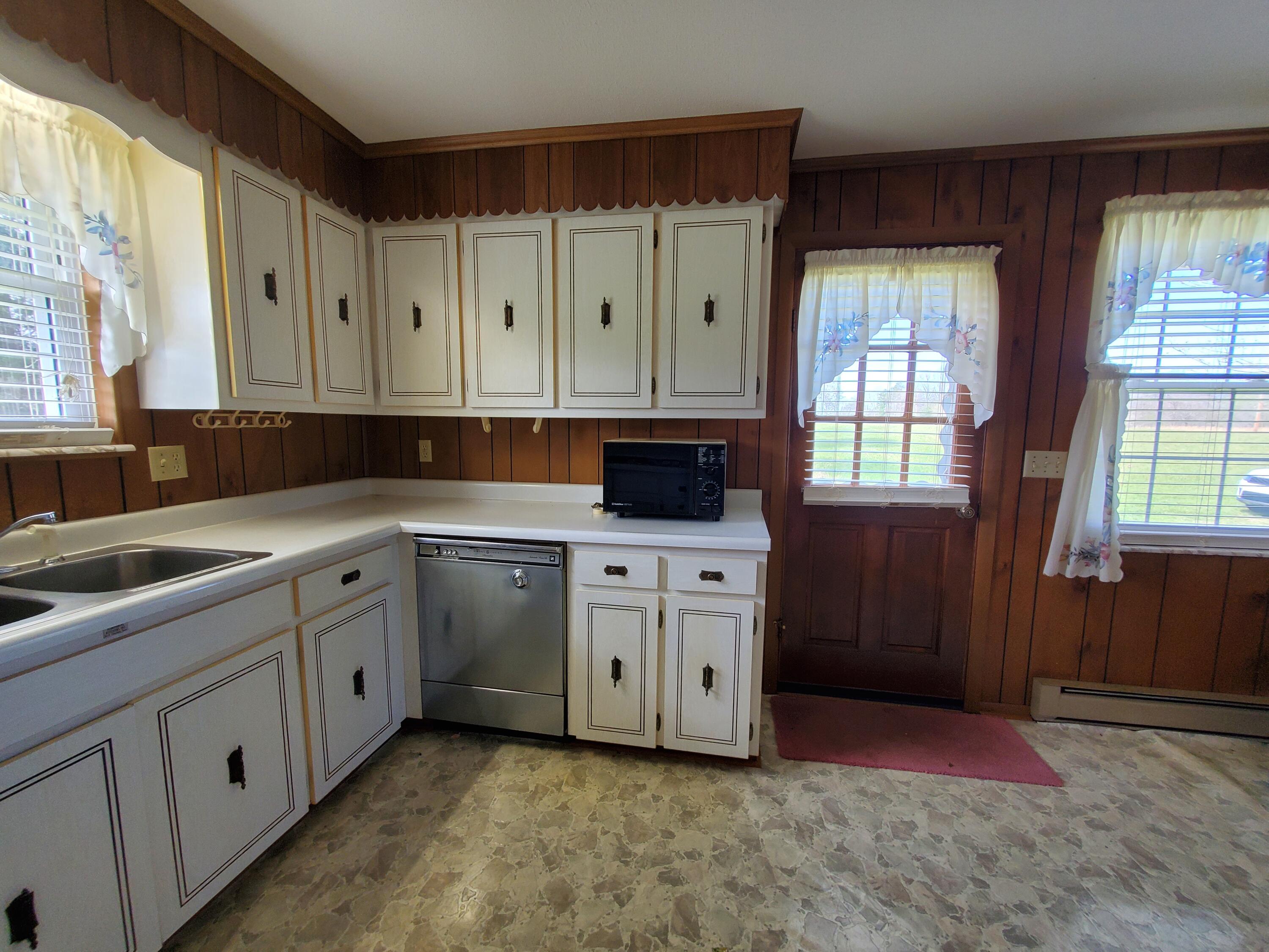 2010 McCoy Road Greeneville, TN 37743 - Photo 23 of 59 20220407_114332