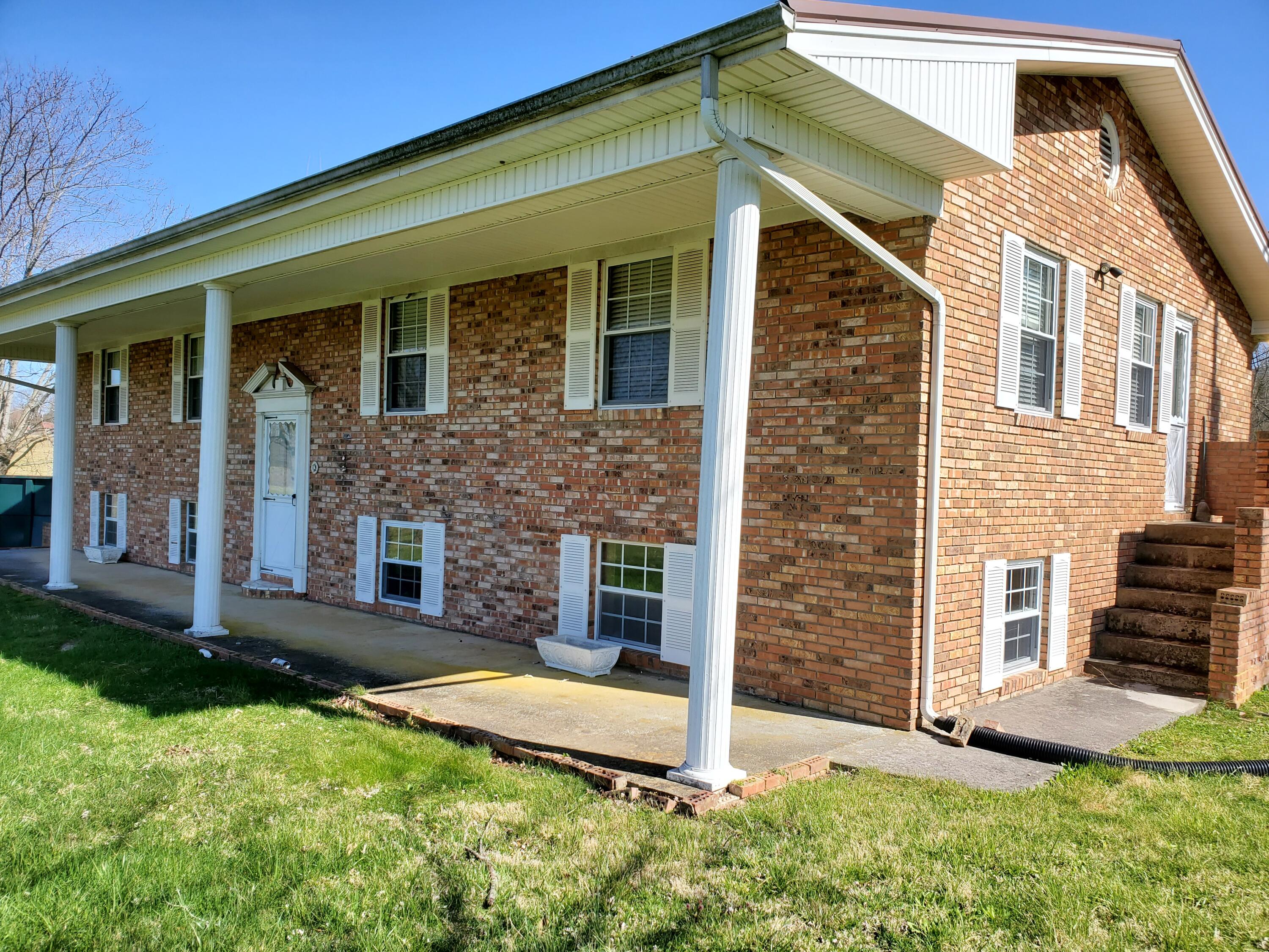 2010 McCoy Road Greeneville, TN 37743 - Photo 5 of 59 rt porch
