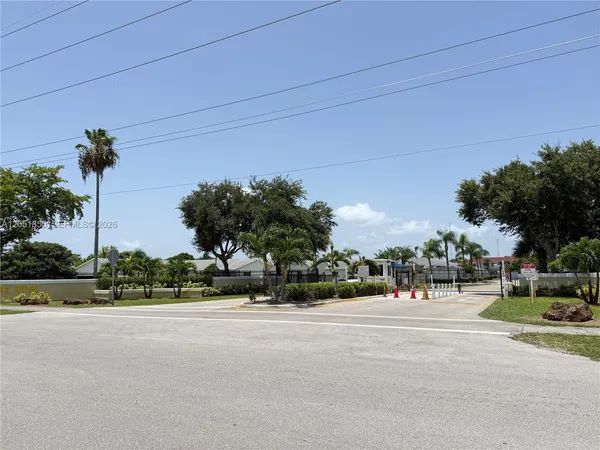 $2,200 | 21393 Northeast 8th Court, Unit 3, Miami, FL 33179