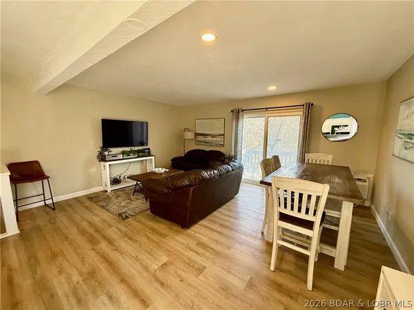 $429,999 | 252 Walkers Cay Drive, Osage Beach, MO 65065
