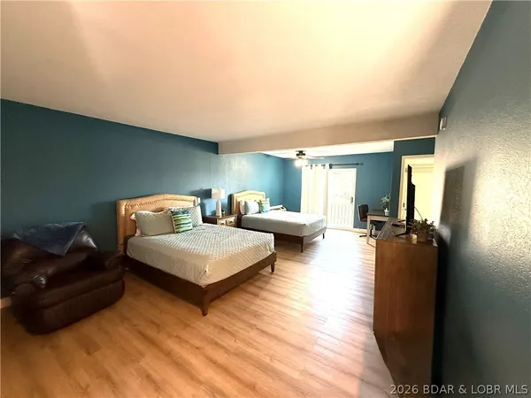 $429,999 | 252 Walkers Cay Drive, Osage Beach, MO 65065