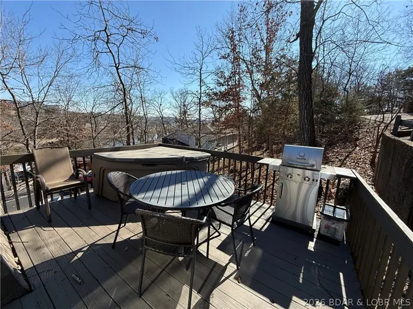 $429,999 | 252 Walkers Cay Drive, Osage Beach, MO 65065