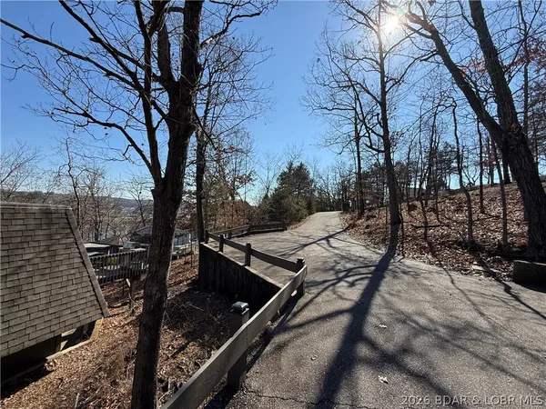 $429,999 | 252 Walkers Cay Drive, Osage Beach, MO 65065