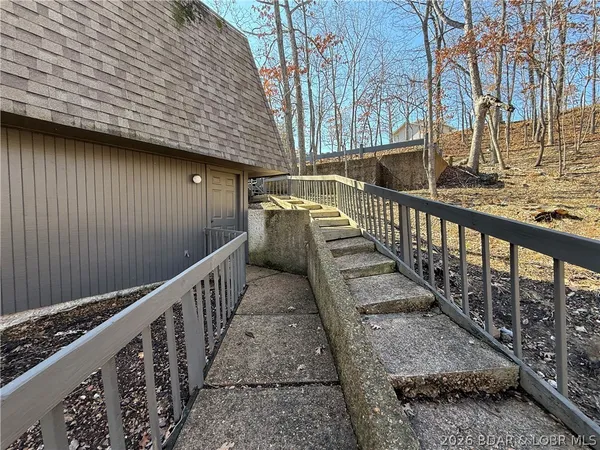 $429,999 | 252 Walkers Cay Drive, Osage Beach, MO 65065