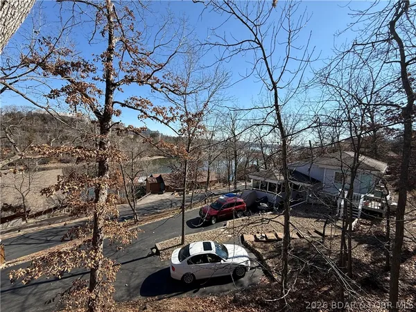 $429,999 | 252 Walkers Cay Drive, Osage Beach, MO 65065