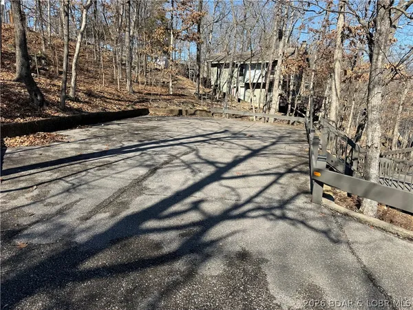 $429,999 | 252 Walkers Cay Drive, Osage Beach, MO 65065