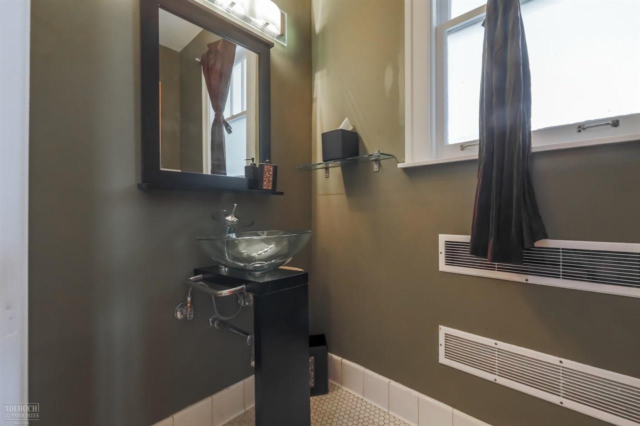 1405 Devonshire Road Grosse Pointe Park, MI 48230 - Photo 11 of 24