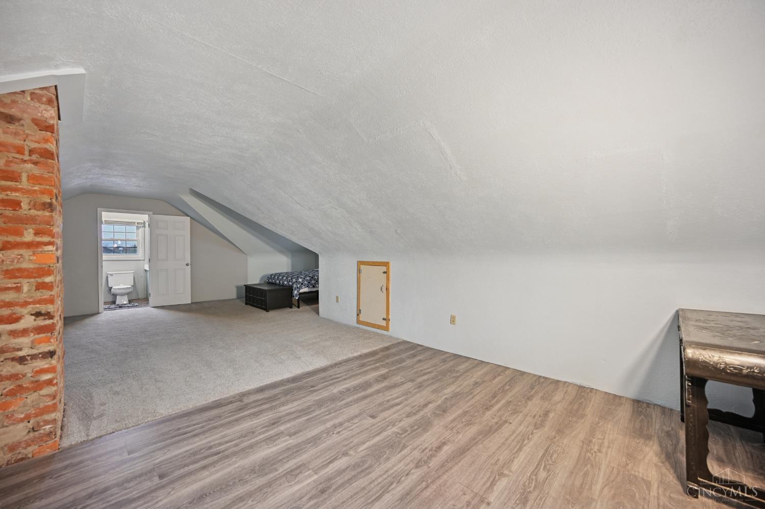 11525 Lippelman Road Sharonville, OH 45246 - Photo 24 of 38 2nd level bedroom view 2