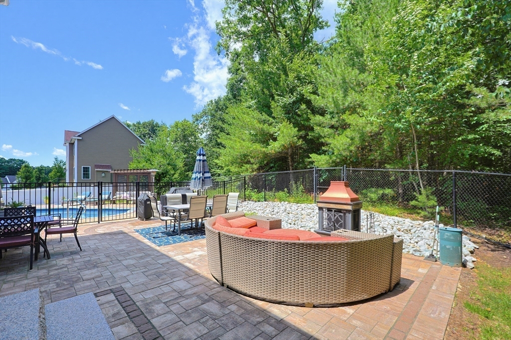 7 Tabor Road Uxbridge, MA 01569 - Photo 32 of 42