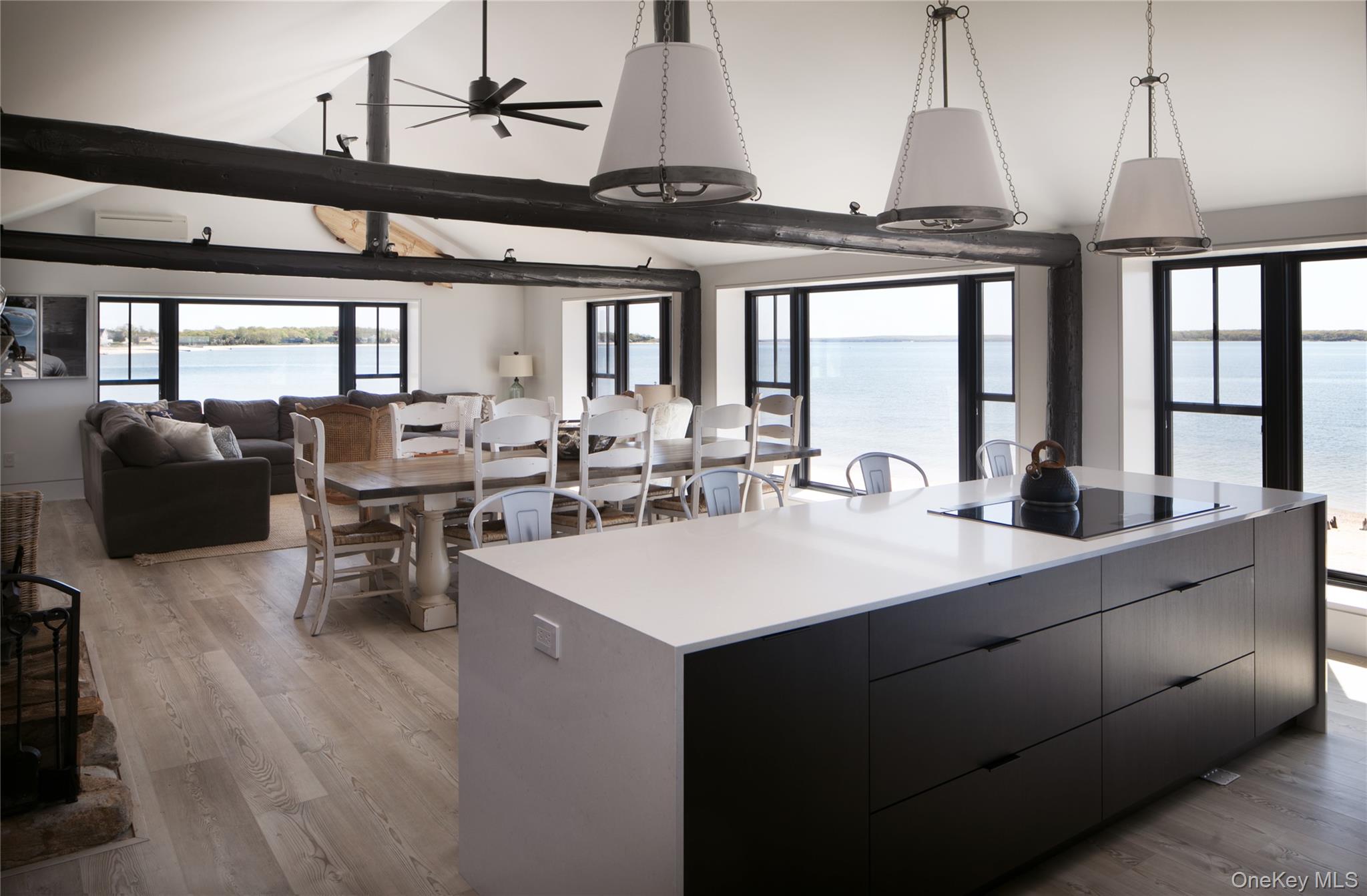 610 Park Avenue Mattituck, NY 11952 - Photo 23 of 23 a large kitchen with a table and chairs