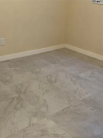 $200,000 | 17051 Northeast 23rd Avenue, Unit 1J, North Miami Beach, FL 33160