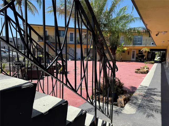 $200,000 | 17051 Northeast 23rd Avenue, Unit 1J, North Miami Beach, FL 33160