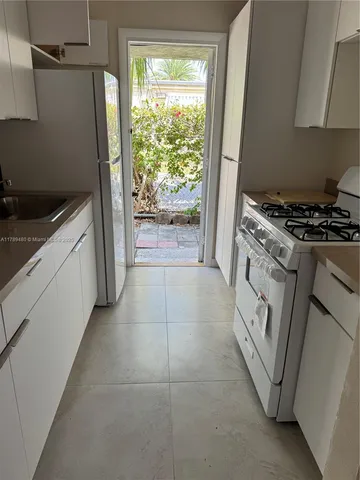 $200,000 | 17051 Northeast 23rd Avenue, Unit 1J, North Miami Beach, FL 33160