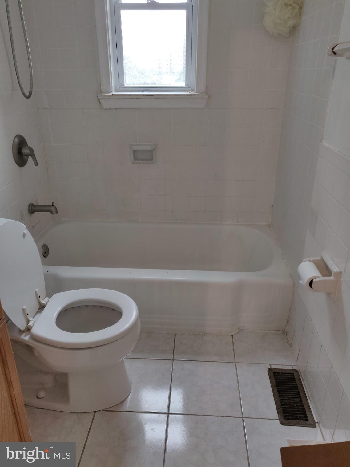 1036 Ruatan Street Silver Spring, MD 20903 - Photo 9 of 27 Gallery Image 9