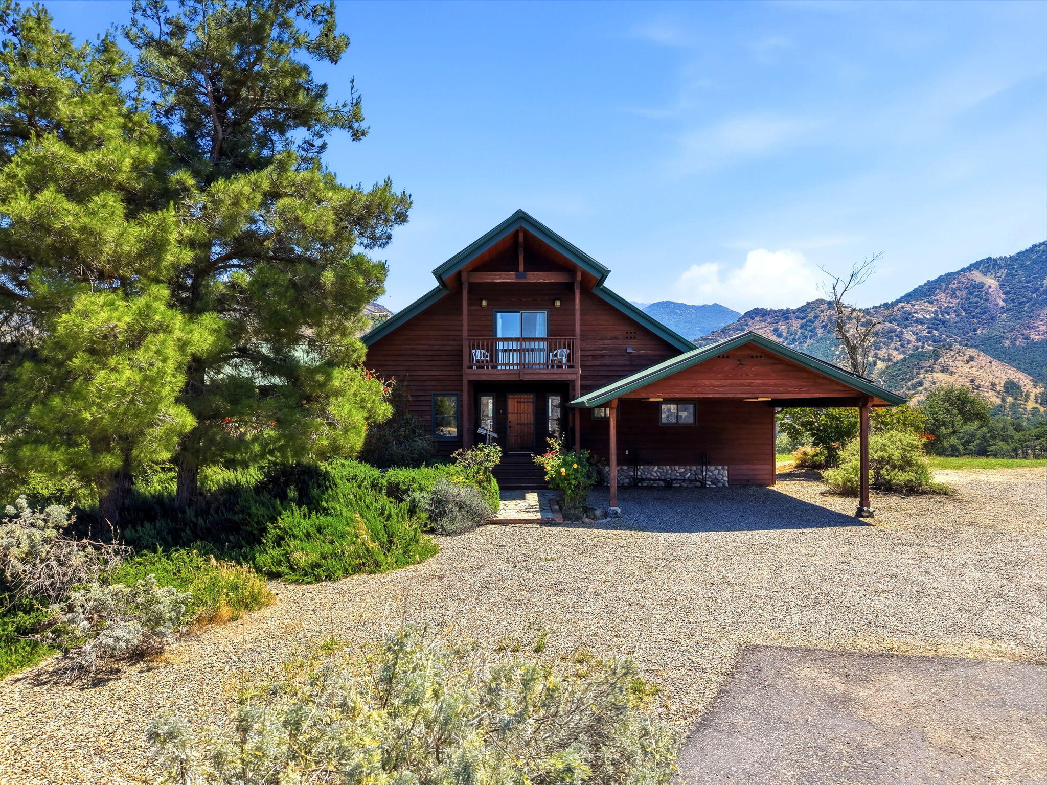 40679 Crystal Drive Three Rivers, CA 93271 - Photo 2 of 53 2-40679_Crystal_Dr_-_Three_Rivers_CA_001