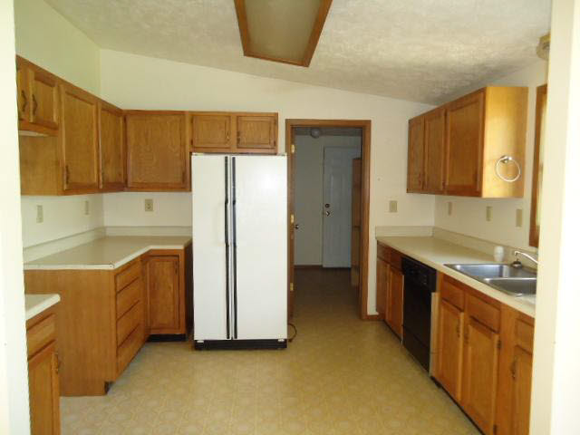 304 Washington Street Howe, IN 46746 - Photo 3 of 12 Gallery Image 3