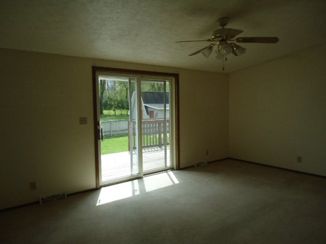 304 Washington Street Howe, IN 46746 - Photo 4 of 12 Gallery Image 4