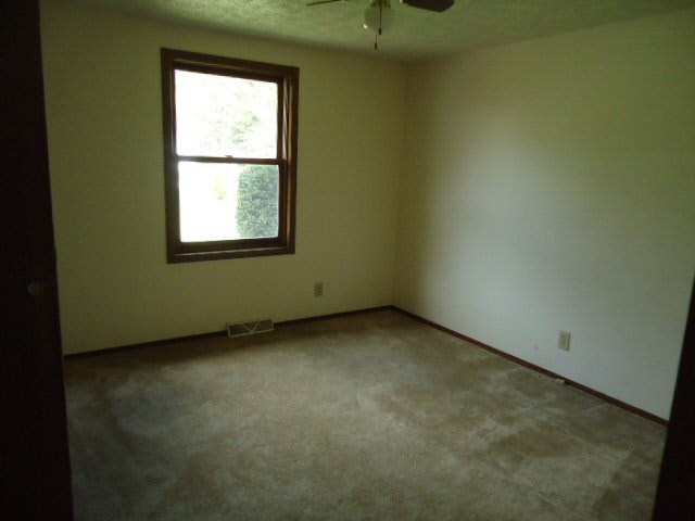 304 Washington Street Howe, IN 46746 - Photo 10 of 12 Gallery Image 10