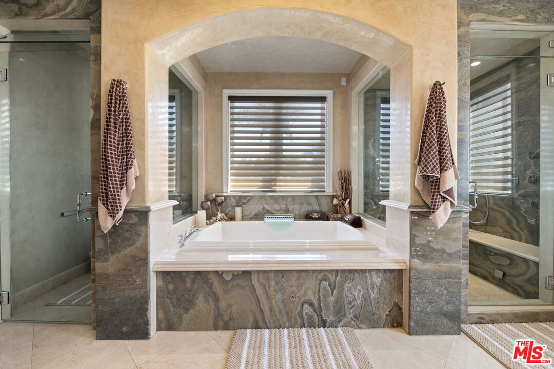 2023 Parnell Avenue Los Angeles, CA 90025 - Photo 38 of 59