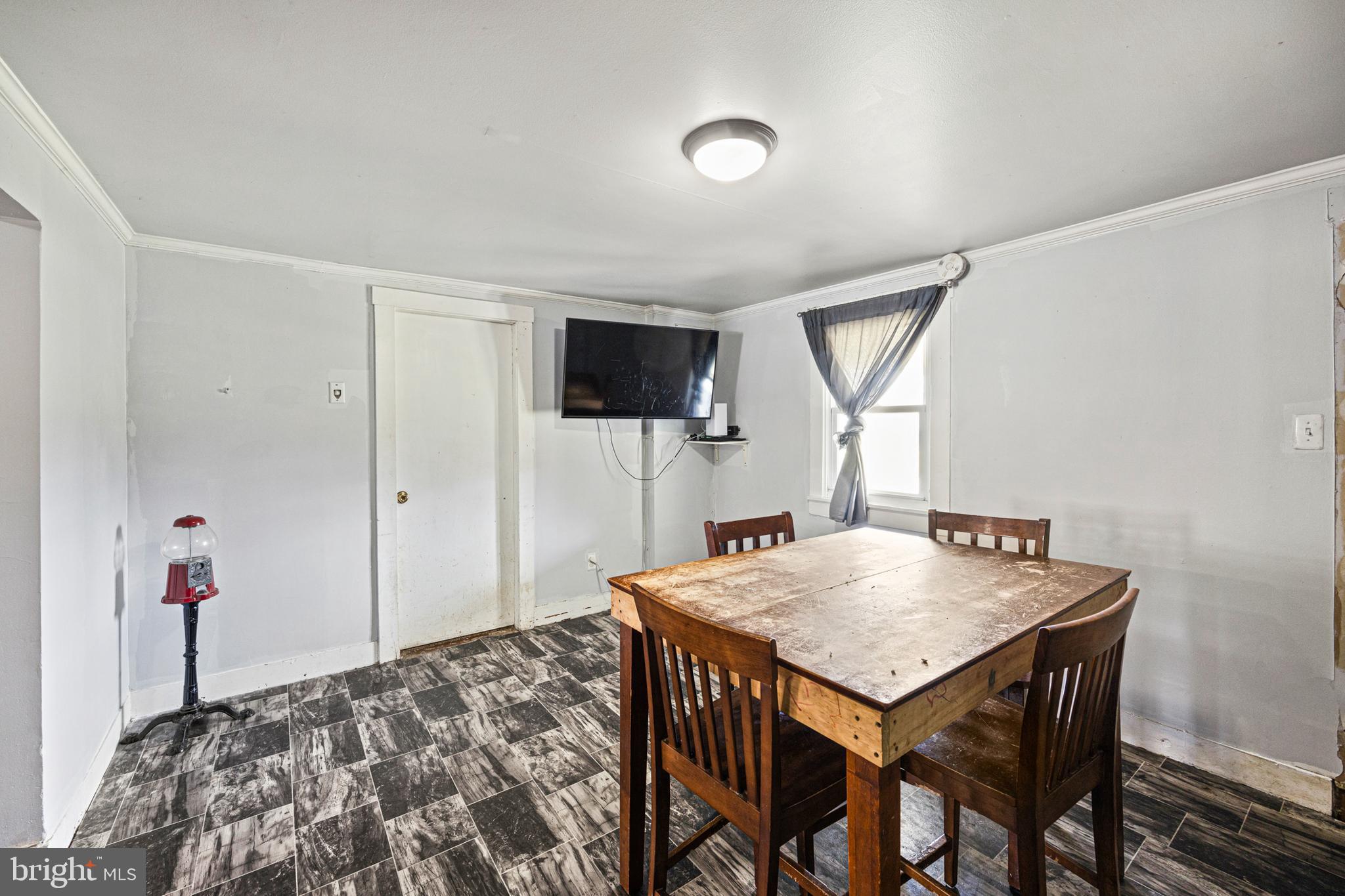 204 Bush Chapel Road Aberdeen, MD 21001 - Photo 6 of 23 Living room