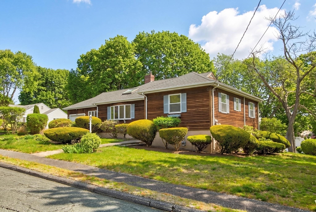 18 Williams Road Lynnfield, MA 01940 - Photo 3 of 40