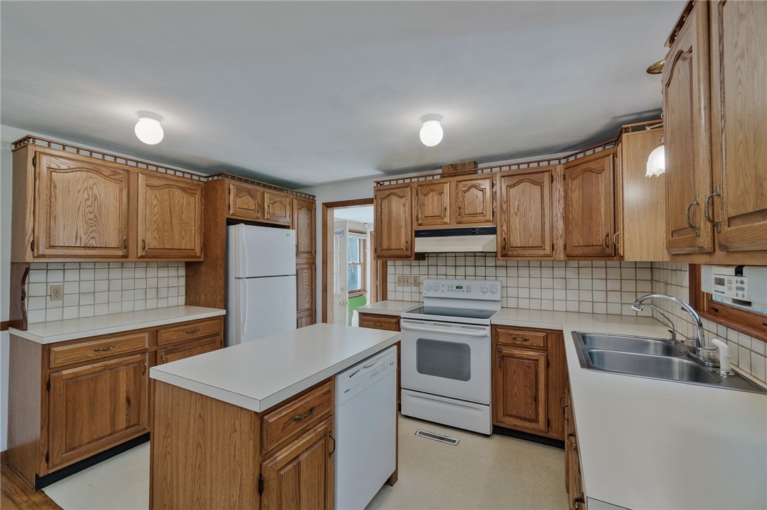 231 Sawmill Road Glocester, RI 02814 - Photo 15 of 47