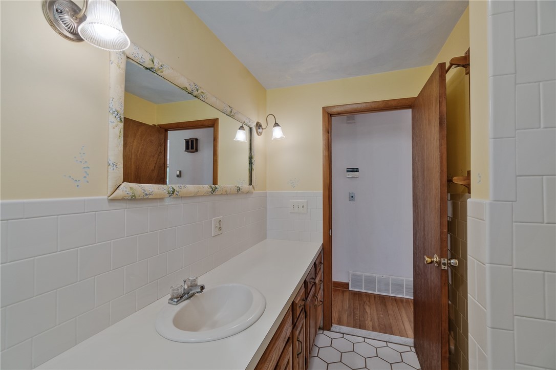 231 Sawmill Road Glocester, RI 02814 - Photo 28 of 47