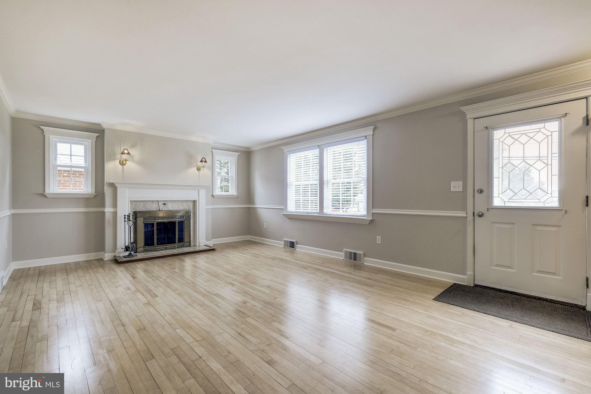 1642 Bollinger Road Westminster, MD 21157 - Photo 5 of 43 Living Room