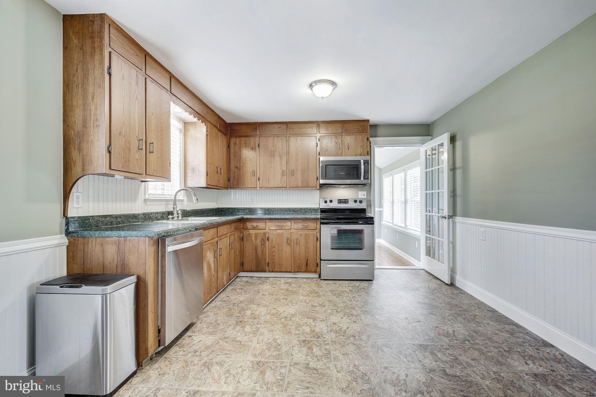 1642 Bollinger Road Westminster, MD 21157 - Photo 8 of 43 Eat-In Kitchen