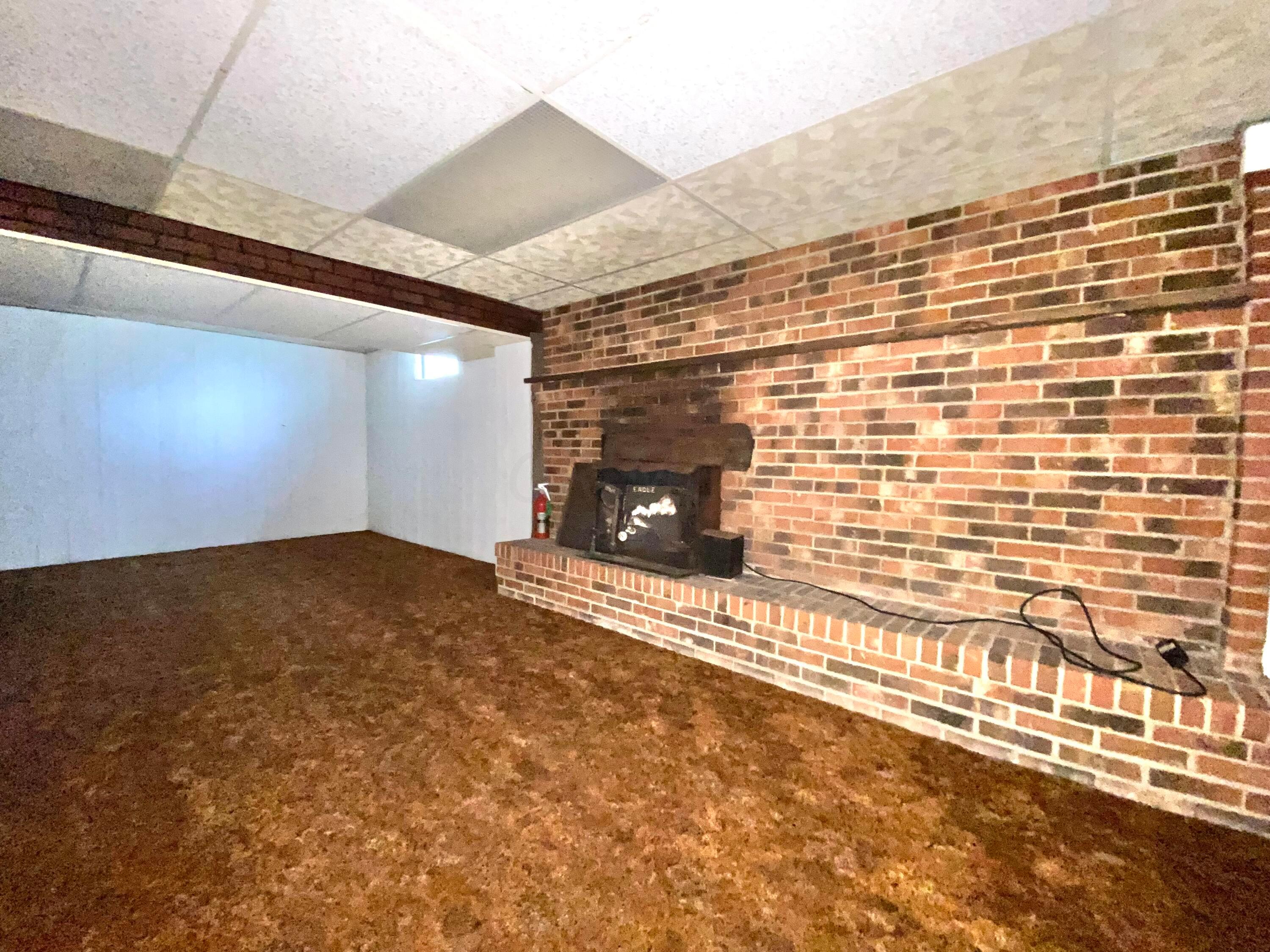 419 Ross Road Columbus, OH 43213 - Photo 22 of 33 LL Den
