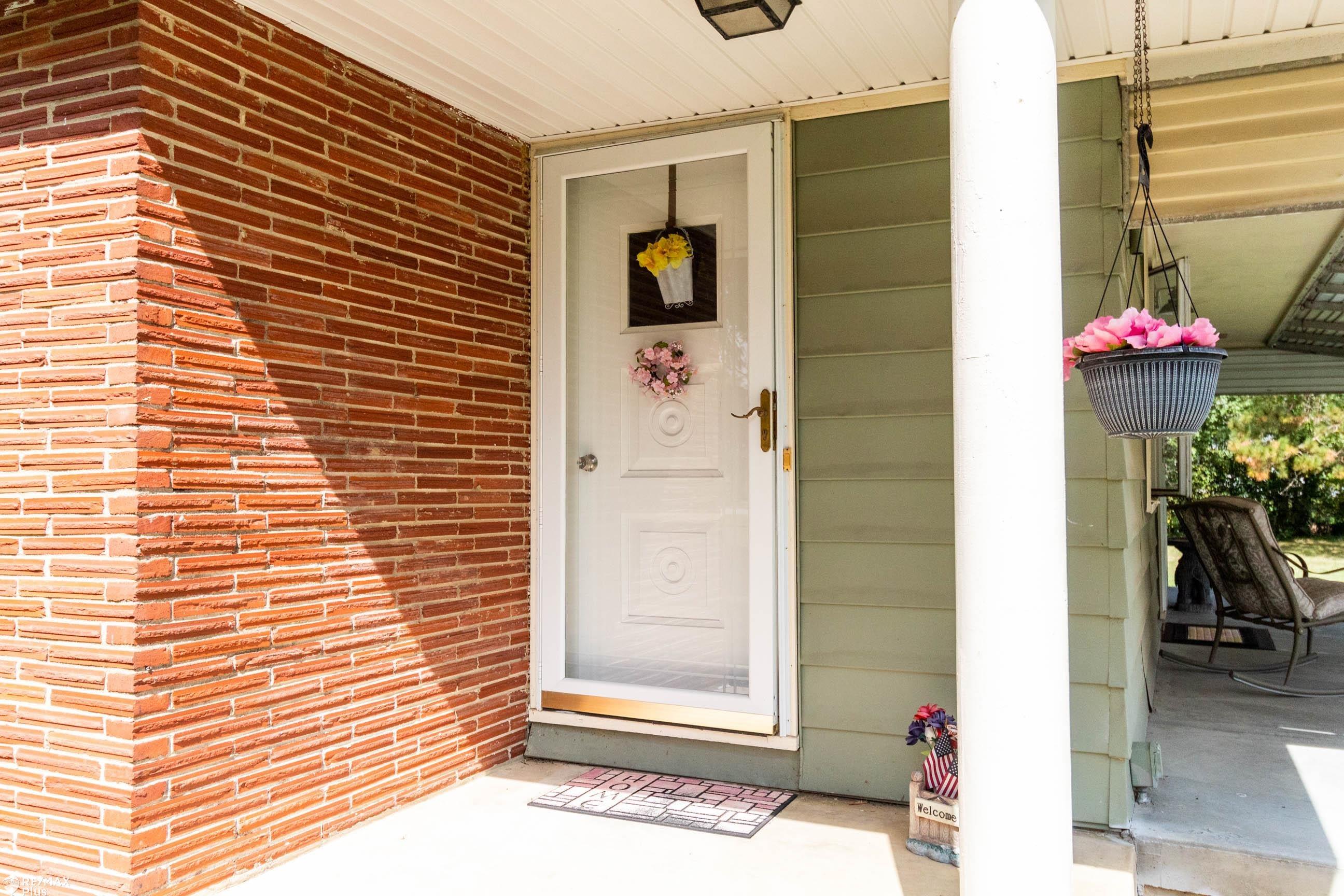 2385 South Vassar Road Davison, MI 48423 - Photo 2 of 39 50089345-1.JPG