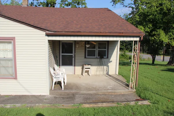 $180,000 | 105 General Rice Street, Dover, TN 37058
