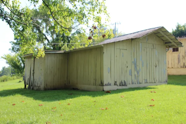 $180,000 | 105 General Rice Street, Dover, TN 37058