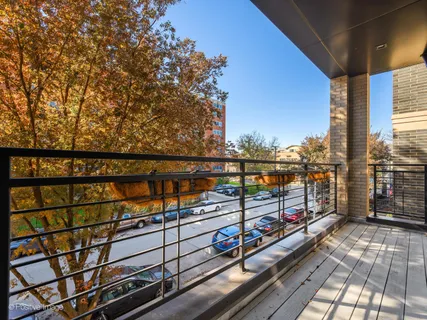 $675,000 | 1446 West Chestnut Street, Unit 2, Chicago, IL 60642