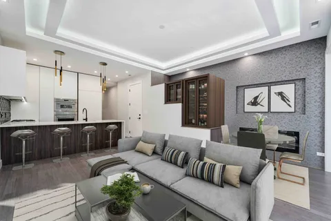 $675,000 | 1446 West Chestnut Street, Unit 2, Chicago, IL 60642