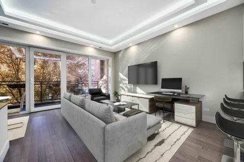 $675,000 | 1446 West Chestnut Street, Unit 2, Chicago, IL 60642