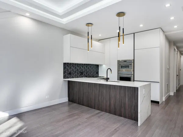 $675,000 | 1446 West Chestnut Street, Unit 2, Chicago, IL 60642