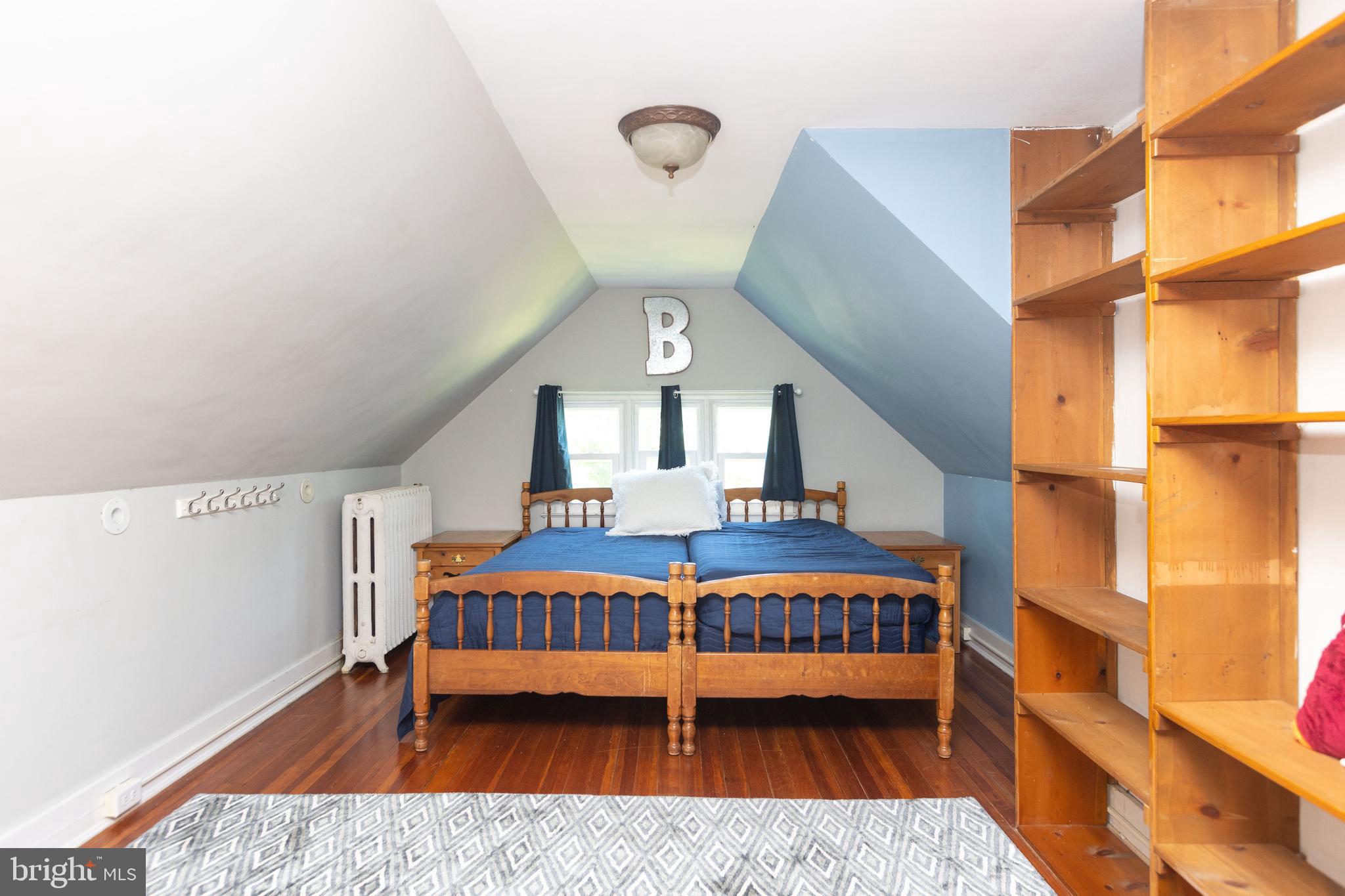 4711 Roland Avenue Baltimore, MD 21210 - Photo 57 of 68 a view of entryway with a livingroom