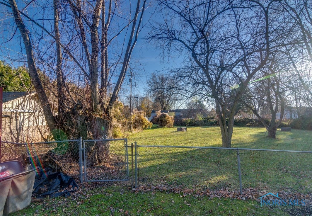 2004 Brancaster Road Toledo, OH 43615 - Photo 2 of 4 Gallery Image 2
